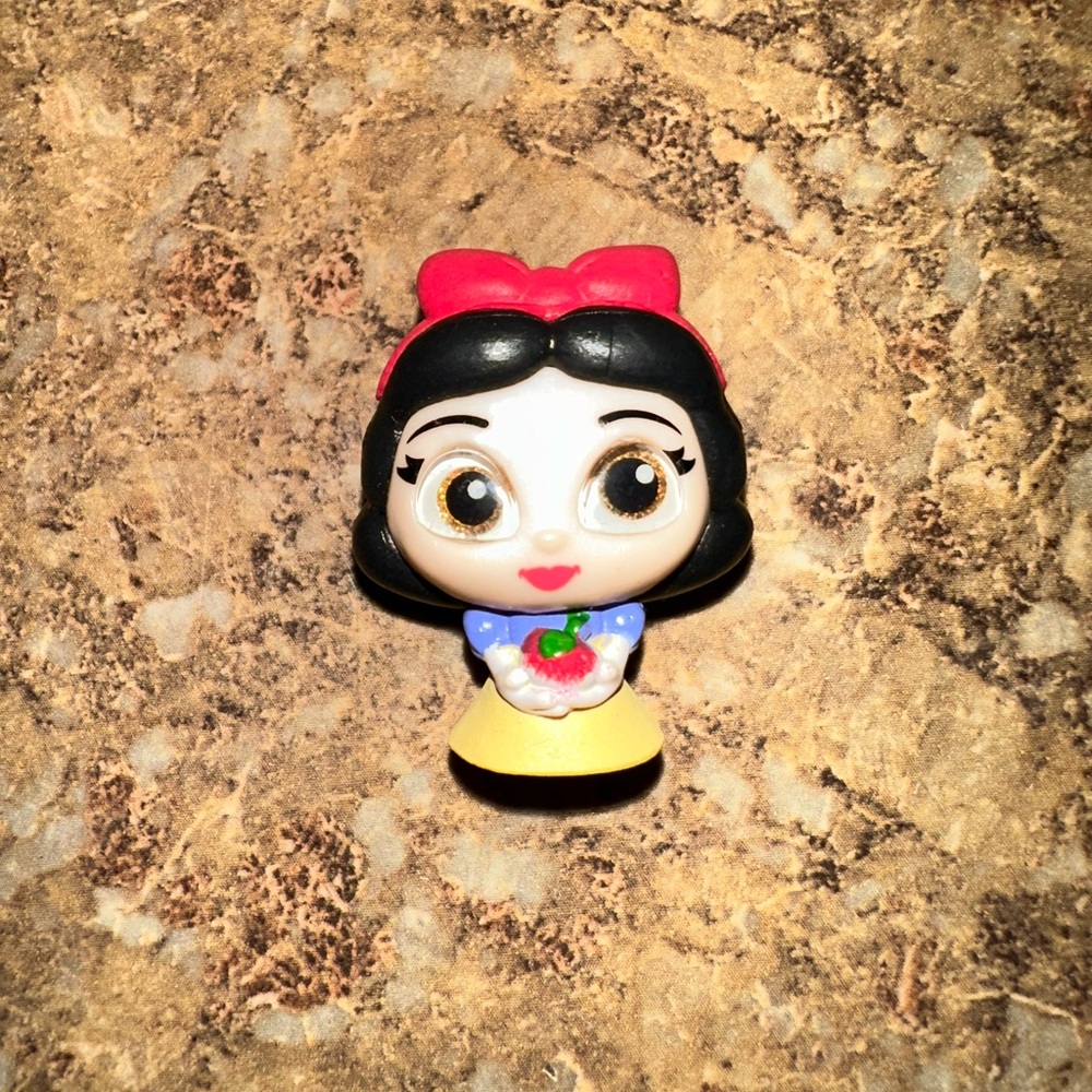 Disney Doorables Series 8 Snow White